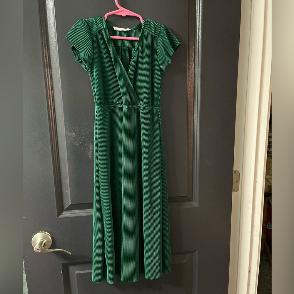 Baltic Born Emerald Dress, kids size 4-5. Fits true to size.